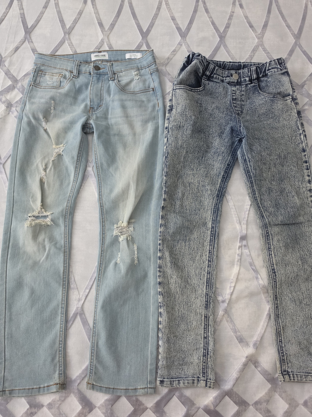 Lot of 2 Skinny Jeans - Distressed Light Wash & Elastic Waist Acid Wash, Sz 10
